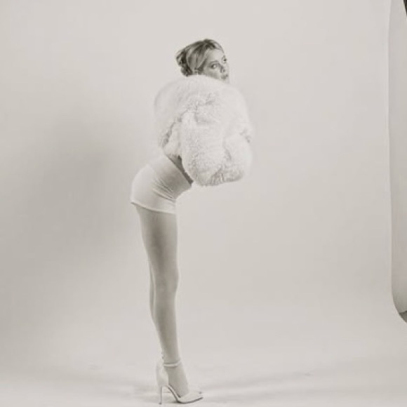 Women's Cream Shorts #55 - Picture 3 of 9